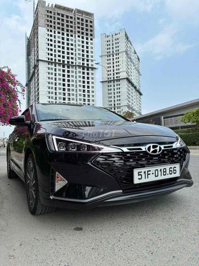 Hyundai Elantra Bản đặc biệt Đen
