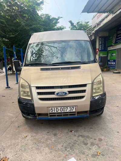 Tải van Ford Transit 900kg/6 chỗ. bao tranh chấp