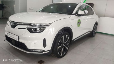 Vinfast VF8 Plus 2024 Trắng