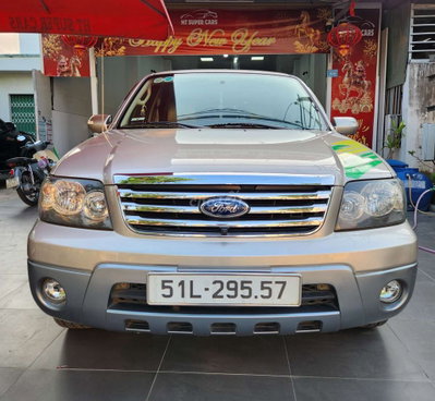 Ford Escape 2.3 XLT Vàng cát