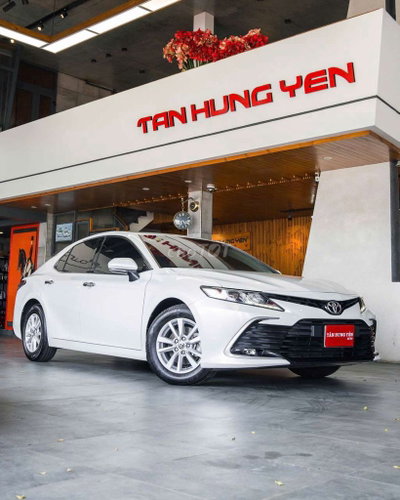 Toyota Camry 2.0G 2022 Lăn bánh 5v KM , trắng kem