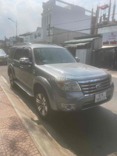 Ford Everest 2009 màu xám ximang đẹp