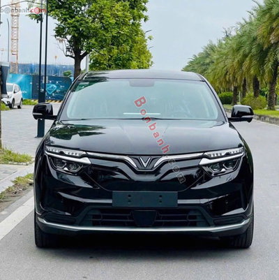 Xe VinFast VF8 Eco AWD 2023