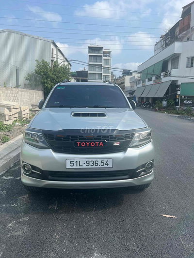 Toyota Fortuner Bạc