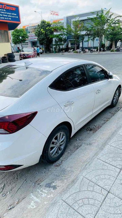 Hyundai Elantra 2019 Trắng 98.000 km