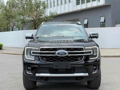 CẦN BÁN FORD EVEREST TITANMIUM SIÊU MỚI MODEL 2024