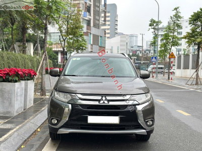 Xe Mitsubishi Outlander 2.0 STD 2016
