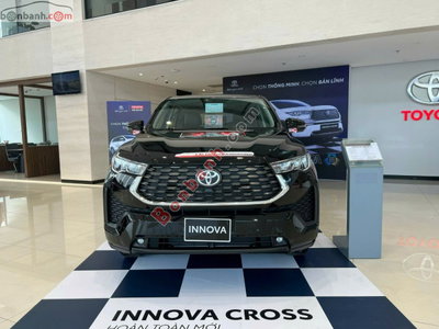 Xe Toyota Innova Cross 2.0 CVT 2025