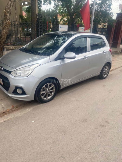 Hyundai i10 Bạc Số sàn