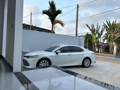 Toyota Camry 2.0 Trắng Xe đẹp
