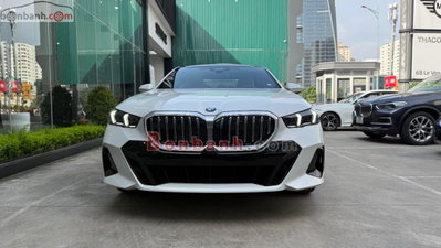Xe BMW 5 Series 530i M Sport 2026