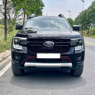 Ford Ranger Stormtrak 2025 Đen 6000km