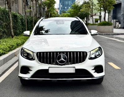 Mercedes GLC300 model 2017
