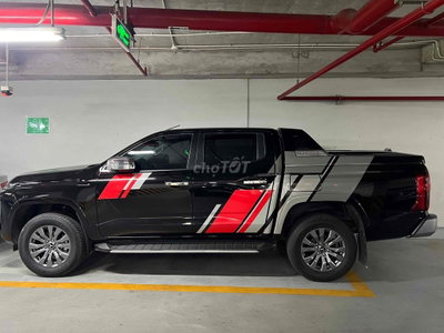 Mitsubishi Triton 2025 Premium 6000 km Đen