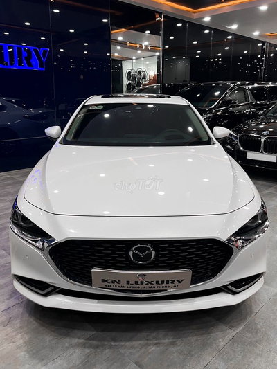 Mazda 3 2025 Premium 11.000 km Trắng