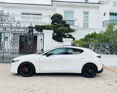 Mazda 3 2021 2.0L Signature Premium - 49000 km