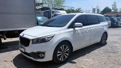 Kia Sedona 2017 139.000km Trắng 7 chỗ zin đéc