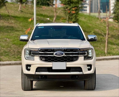Ford Everest 2022 Titanium Trắng
