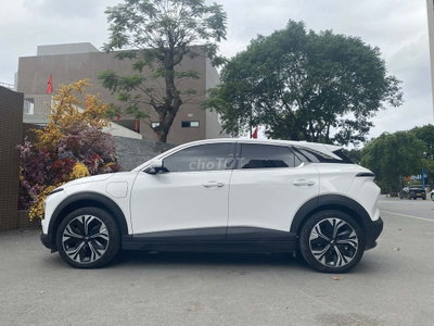 Bán nhanh VF6 Plus full option đời 2024 màu trắng.