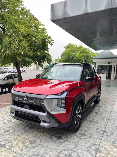Mitsubishi Destinator Ultimate Đỏ Đen