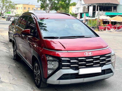 Hyundai Stargazer 2025 10.000 km Đỏ hãng
