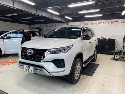 Toyota Fortuner 2022 2.7L 4x4 AT - 68000 km- TL