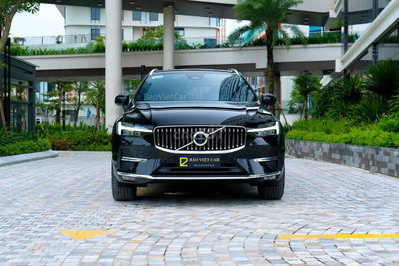 Volvo XC60 2022 Đen - Miễn phí 2 năm bảo dưỡng