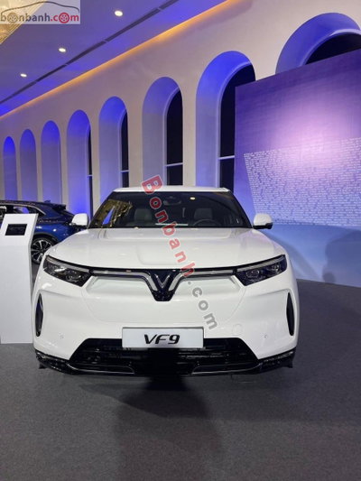 Xe VinFast VF9 Eco 2025
