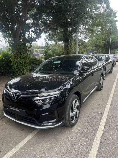 VinFast VF8 2023 Plus Đen 5 vạn km
