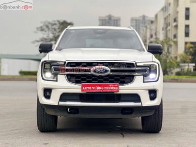 Xe Ford Everest Titanium 2.0L 4x4 AT 2022