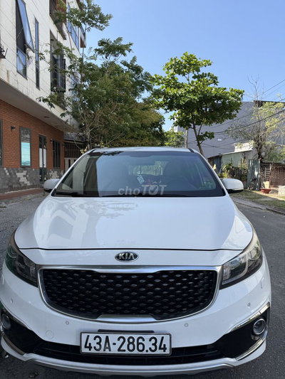 KIA Sedona 2017 Trắng