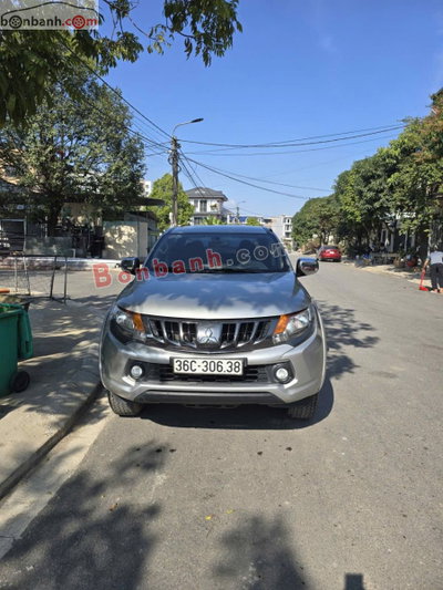 Xe Mitsubishi Triton 4x2 AT 2019