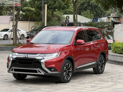 Xe Mitsubishi Outlander 2.0 2020