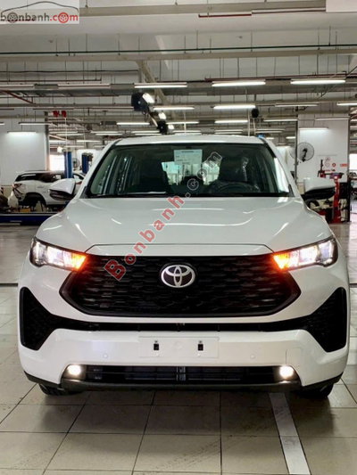 Xe Toyota Innova Cross 2.0G CVT 2026