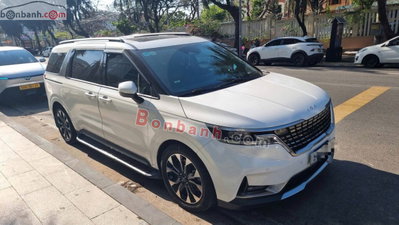 Xe Kia Carnival Signature 2.2D 2022