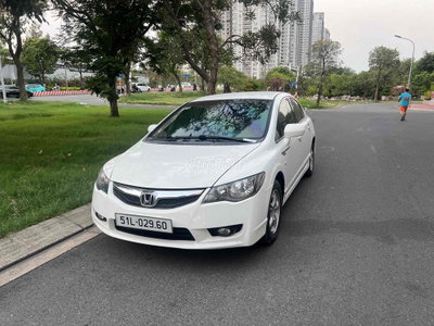 Honda Civic 1.8 Trắng