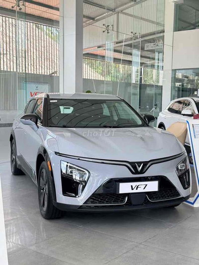 Vinfast VF 7 Eco 2026 Xám xe sẵn giao ngay
