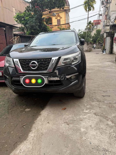 Nissan Terra 2017 Đen 7 chỗ