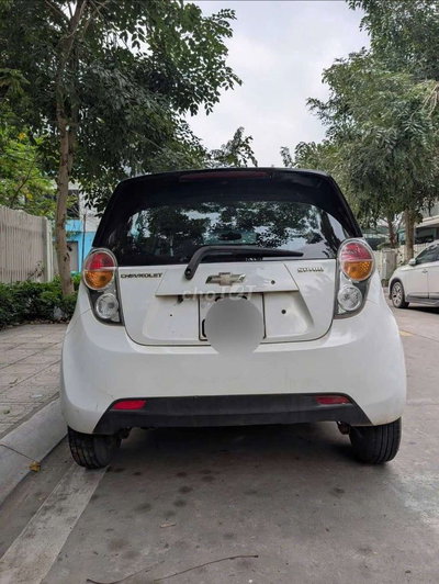 Chevrolet Spark Trắng 5 chỗ
