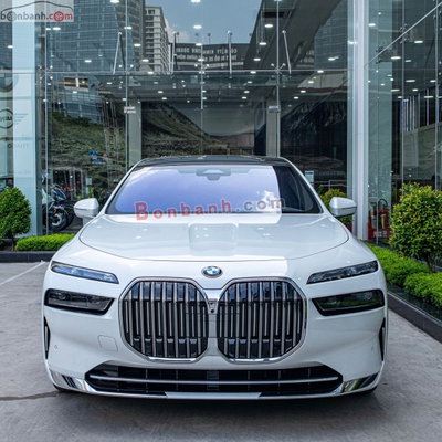Xe BMW 7 Series 740i Pure Excellence 2023