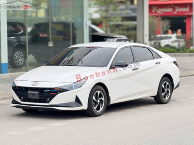 Xe Hyundai Elantra 1.6 AT Tiêu chuẩn 2023