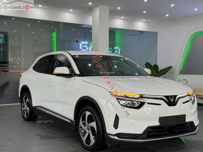 Xe VinFast VF8 Eco AWD 2023