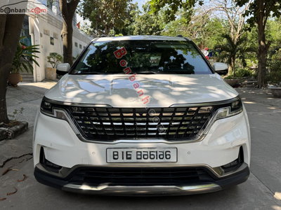 Xe Kia Carnival Premium 2.2D 8S 2024