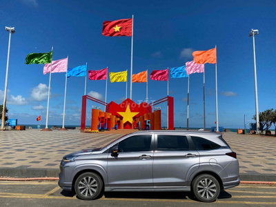 Toyota Veloz Cross Bạc 7 chỗ