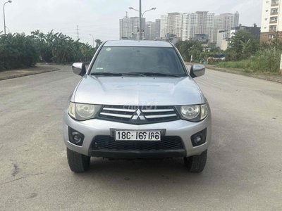 Mitsubishi Triton Bạc 2011 MT 1 cầu