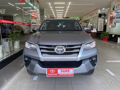 Toyota Fortuner 2018 2.4G Bạc
