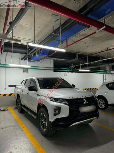 Xe Mitsubishi Triton 4x2 AT Mivec 2021