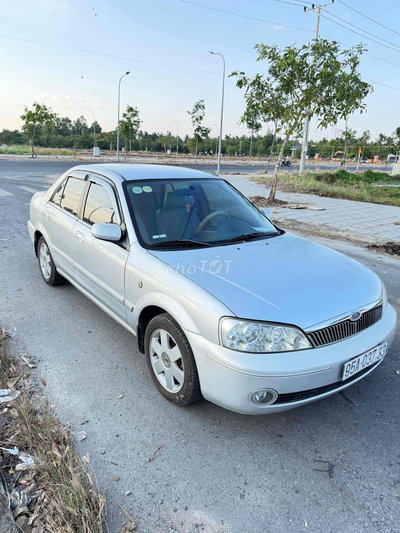 Ford Laser Bạc