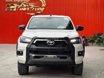 Toyota Hilux 2025 Adventure Trắng