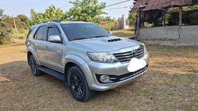 Toyota Fortuner 2015 Bạc